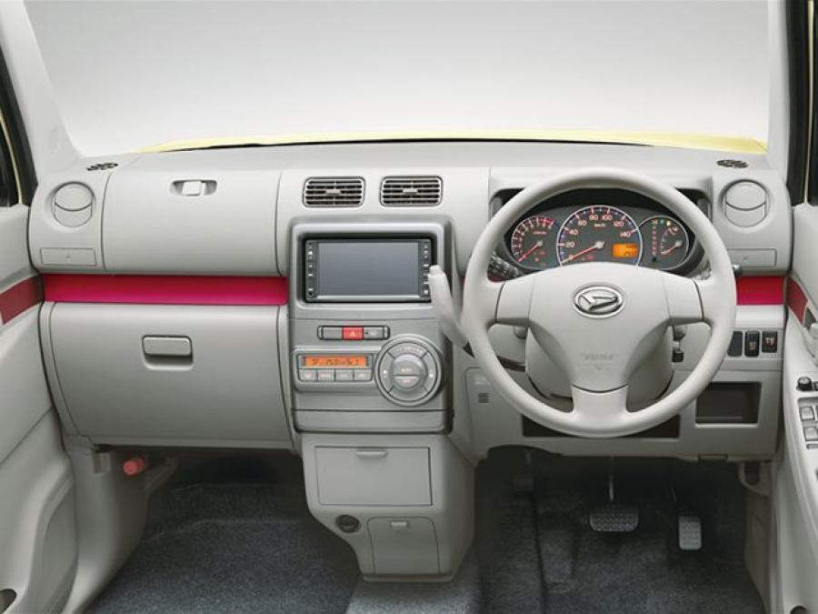  Daihatsu Move Conte 2011 года  (фото 2 из 3)